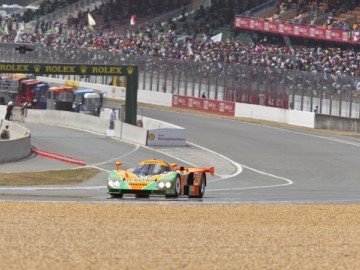 Mazda 787B zn&oacute;w w Le Mans